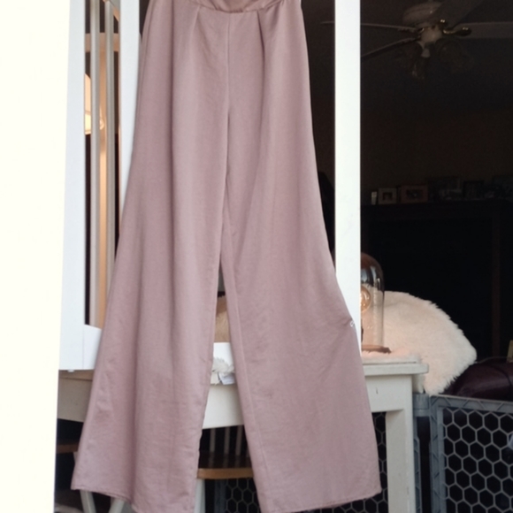 Charlotte Russe rose dust colored pants Size XS - Picture 2 of 7